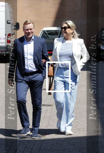 Amsterdam 29 mei 2019
10 jaar magazine Helden geporesnteerd bij Gassan Diamonds.
Frits en Barbara Barend praten met inge de Bruijn Ronald Koeman en Giovanni Bronkhorst. Ronald kwam met zijn vrouw Bartina