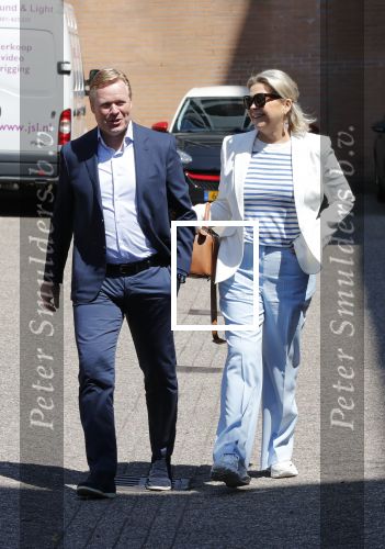 Amsterdam 29 mei 2019
10 jaar magazine Helden geporesnteerd bij Gassan Diamonds.
Frits en Barbara Barend praten met inge de Bruijn Ronald Koeman en Giovanni Bronkhorst. Ronald kwam met zijn vrouw Bartina