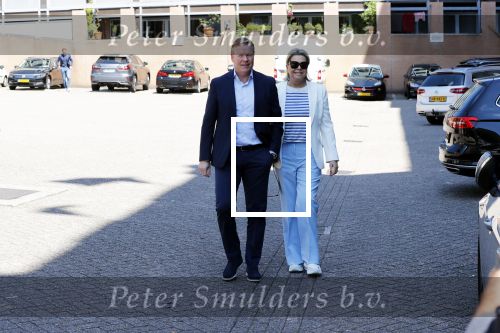 Amsterdam 29 mei 2019
10 jaar magazine Helden geporesnteerd bij Gassan Diamonds.
Frits en Barbara Barend praten met inge de Bruijn Ronald Koeman en Giovanni Bronkhorst. Ronald kwam met zijn vrouw Bartina