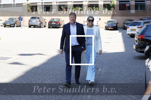 Amsterdam 29 mei 2019
10 jaar magazine Helden geporesnteerd bij Gassan Diamonds.
Frits en Barbara Barend praten met inge de Bruijn Ronald Koeman en Giovanni Bronkhorst. Ronald kwam met zijn vrouw Bartina