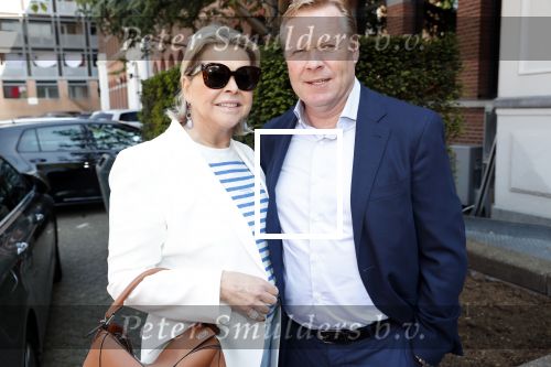 Amsterdam 29 mei 2019
10 jaar magazine Helden geporesnteerd bij Gassan Diamonds.
Frits en Barbara Barend praten met inge de Bruijn Ronald Koeman en Giovanni Bronkhorst. Ronald kwam met zijn vrouw Bartina