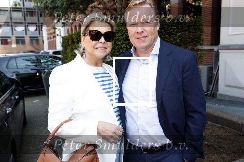 Amsterdam 29 mei 2019
10 jaar magazine Helden geporesnteerd bij Gassan Diamonds.
Frits en Barbara Barend praten met inge de Bruijn Ronald Koeman en Giovanni Bronkhorst. Ronald kwam met zijn vrouw Bartina