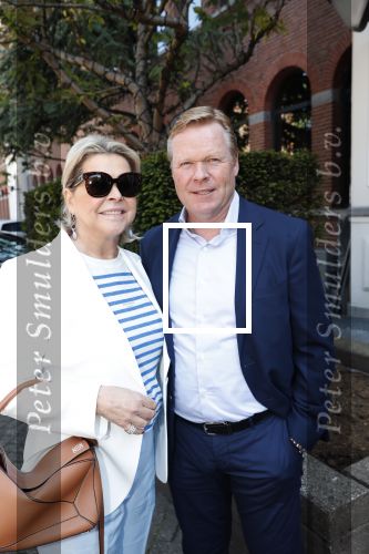 Amsterdam 29 mei 2019
10 jaar magazine Helden geporesnteerd bij Gassan Diamonds.
Frits en Barbara Barend praten met inge de Bruijn Ronald Koeman en Giovanni Bronkhorst. Ronald kwam met zijn vrouw Bartina