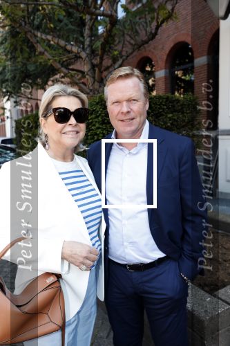 Amsterdam 29 mei 2019
10 jaar magazine Helden geporesnteerd bij Gassan Diamonds.
Frits en Barbara Barend praten met inge de Bruijn Ronald Koeman en Giovanni Bronkhorst. Ronald kwam met zijn vrouw Bartina