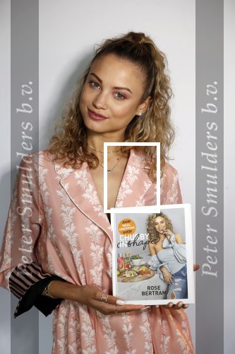 Amsterdam 28 mei 2019
Presentatie boek Rose Bertram bij mama Kelly in het Olympisch stadion.