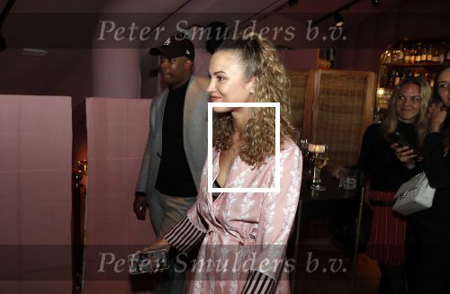 Amsterdam 28 mei 2019
Presentatie boek Rose Bertram bij mama Kelly in het Olympisch stadion.