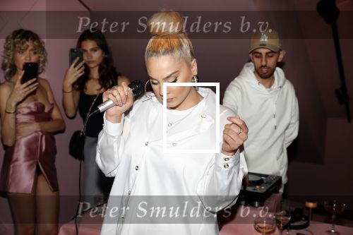 Amsterdam 28 mei 2019
Presentatie boek Rose Bertram bij mama Kelly in het Olympisch stadion. zangeres vriendin Rose