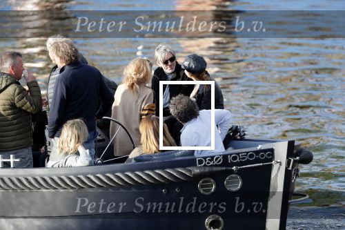 Amsterdam 9 mei 2019
Surpisefeestje voor Ruud de Wild georganiseerd door zijn ex vrouw Aafke.
Olcay Gulsen is eer natuurlijk bij. ze gingen varen met boot op grachten Amsterdam.