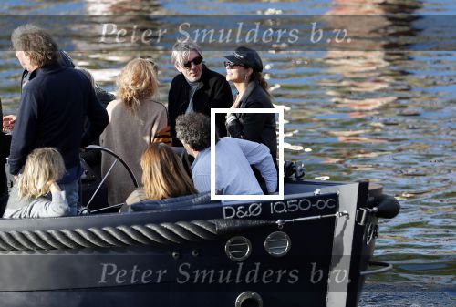 Amsterdam 9 mei 2019
Surpisefeestje voor Ruud de Wild georganiseerd door zijn ex vrouw Aafke.
Olcay Gulsen is eer natuurlijk bij. ze gingen varen met boot op grachten Amsterdam.
