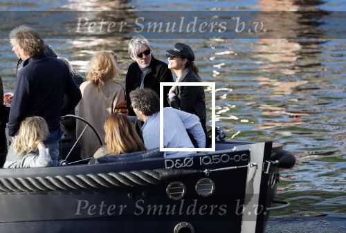 Amsterdam 9 mei 2019
Surpisefeestje voor Ruud de Wild georganiseerd door zijn ex vrouw Aafke.
Olcay Gulsen is eer natuurlijk bij. ze gingen varen met boot op grachten Amsterdam.