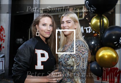 Amsterdam 9 mei 2019
Opening expositie Selwyn Senatori. vrouw Selwyn met een vriendin