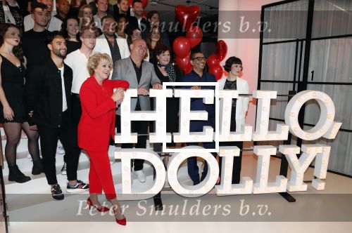 Amsterdam 21 mei 2019
iris v d Ende presnteert met haar bedrijf medialane de cast van hello Dolly met oa Simone Kleinsman Paul de Leeuw Freek Bartels Jorgen Raymann en Marjolein Touw.