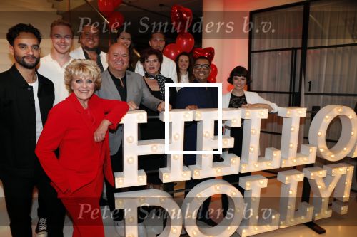 Amsterdam 21 mei 2019
iris v d Ende presnteert met haar bedrijf medialane de cast van hello Dolly met oa Simone Kleinsman Paul de Leeuw Freek Bartels Jorgen Raymann en Marjolein Touw.