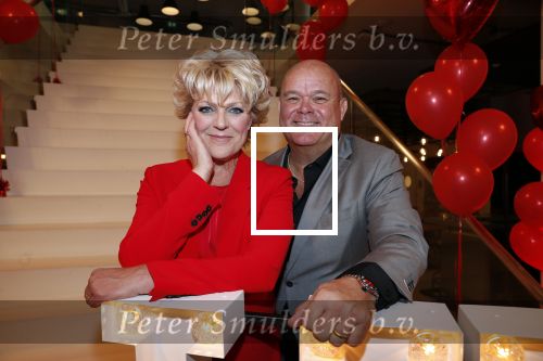 Amsterdam 21 mei 2019
iris v d Ende presnteert met haar bedrijf medialane de cast van hello Dolly met oa Simone Kleinsman Paul de Leeuw Freek Bartels Jorgen Raymann en Marjolein Touw.