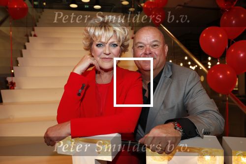 Amsterdam 21 mei 2019
iris v d Ende presnteert met haar bedrijf medialane de cast van hello Dolly met oa Simone Kleinsman Paul de Leeuw Freek Bartels Jorgen Raymann en Marjolein Touw.
