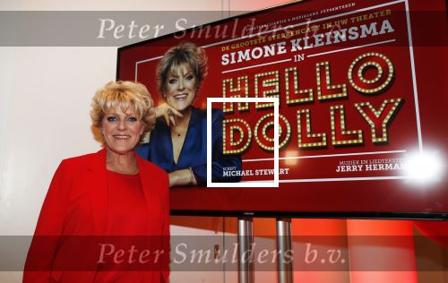 Amsterdam 21 mei 2019
iris v d Ende presnteert met haar bedrijf medialane de cast van hello Dolly met oa Simone Kleinsman Paul de Leeuw Freek Bartels Jorgen Raymann en Marjolein Touw.