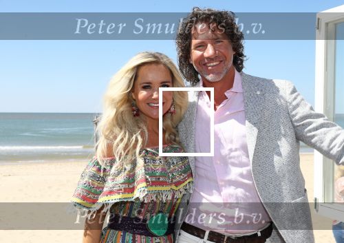 Castricum aan Zee, 15 Mei 2019 Uitreiking boek Sonja Bakker
Barry van Suijdam