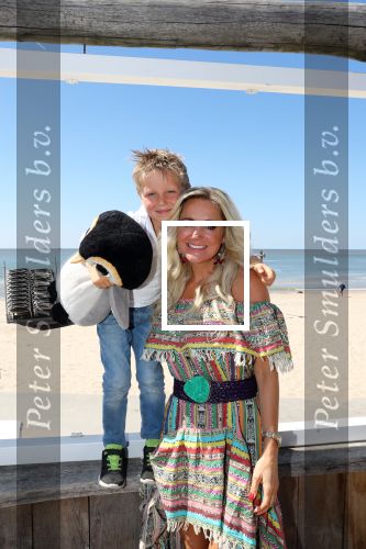 Castricum aan Zee, 15 Mei 2019 Uitreiking boek Sonja Bakker
Sonja Bakker met Bram