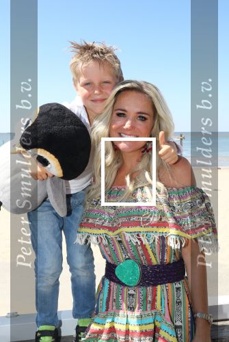 Castricum aan Zee, 15 Mei 2019 Uitreiking boek Sonja Bakker
Sonja Bakker met Bram