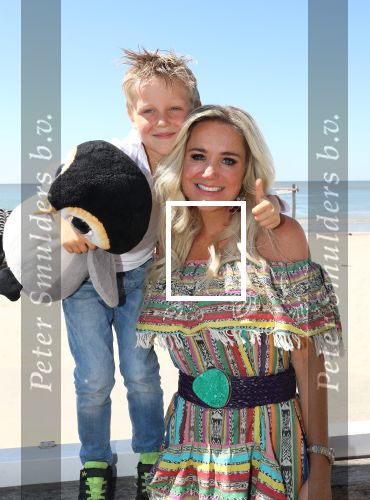 Castricum aan Zee, 15 Mei 2019 Uitreiking boek Sonja Bakker
Sonja Bakker met Bram