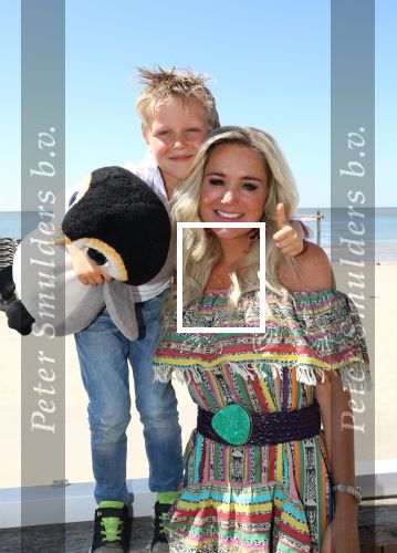 Castricum aan Zee, 15 Mei 2019 Uitreiking boek Sonja Bakker
Sonja Bakker met Bram