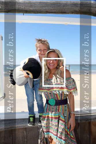 Castricum aan Zee, 15 Mei 2019 Uitreiking boek Sonja Bakker
Sonja Bakker met Bram