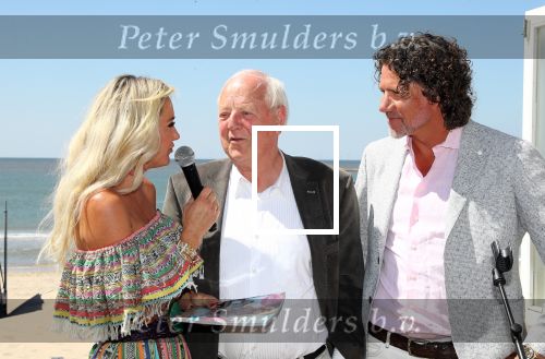 Castricum aan Zee, 15 Mei 2019 Uitreiking boek Sonja Bakker
Sonja Bakker met vader