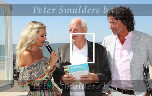 Castricum aan Zee, 15 Mei 2019 Uitreiking boek Sonja Bakker
Sonja Bakker met vader