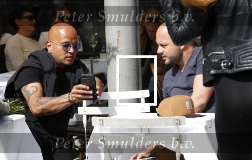 Amsterdam 23 mei 2019
Steve te Pas en John Karthaus  op terras.