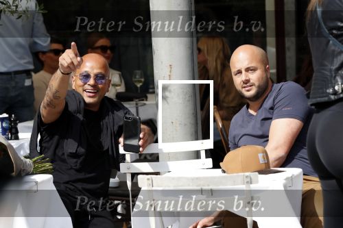 Amsterdam 23 mei 2019
Steve te Pas en John Karthaus  op terras.