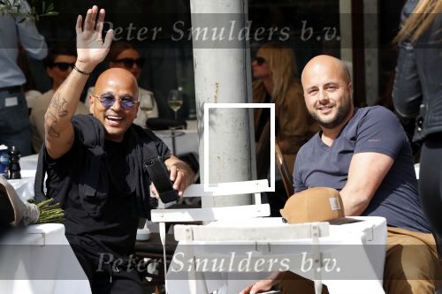 Amsterdam 23 mei 2019
Steve te Pas en John Karthaus  op terras.