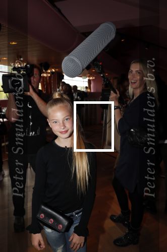 Amsterdam 28 mei 2019
Presentatie boek Rose Bertram bij mama Kelly in het Olympisch stadion. Summer de Sno met cameraploeg voor real life soap