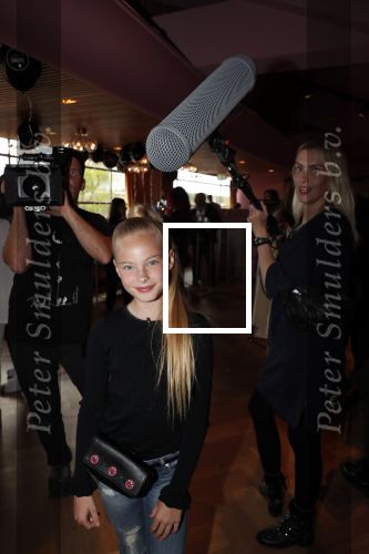 Amsterdam 28 mei 2019
Presentatie boek Rose Bertram bij mama Kelly in het Olympisch stadion. Summer de Sno met cameraploeg voor real life soap