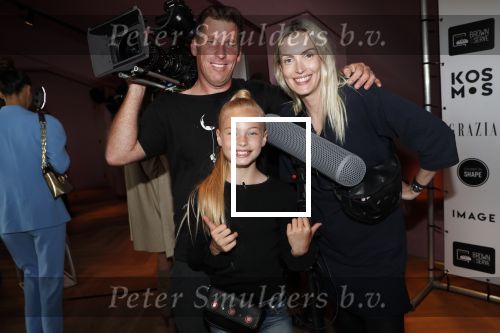 Amsterdam 28 mei 2019
Presentatie boek Rose Bertram bij mama Kelly in het Olympisch stadion. Summer de Sno met cameraploeg voor real life soap