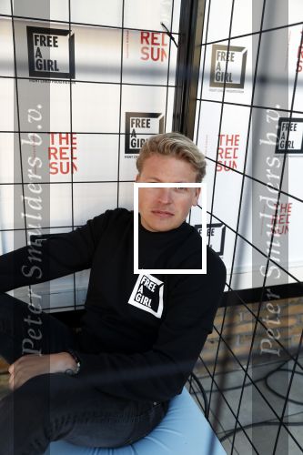 Blaricum 13 mei 2019
Free a girl gala in the red sun in Blaricum.
Thomas Berge