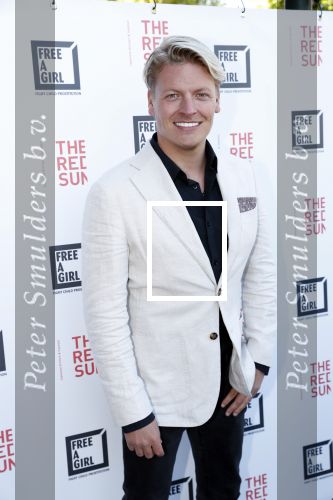 Blaricum 13 mei 2019
Free a girl gala in the red sun in Blaricum.
Thomas Berge