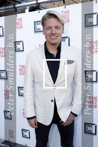 Blaricum 13 mei 2019
Free a girl gala in the red sun in Blaricum.
Thomas Berge