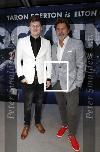 Amsterdam 21 mei 2019
Premiere Rocketman in Tuschinski. Toine v peperstraten kwam met zijn zoon