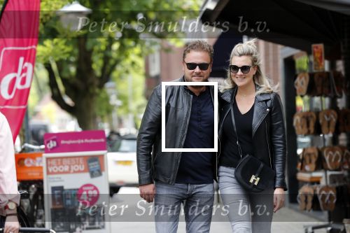 Amsterdam 27 mei 2019
Wesly Bronkhorst met zijn vriendin op de cornelis schuytstraat.