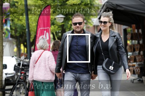Amsterdam 27 mei 2019
Wesly Bronkhorst met zijn vriendin op de cornelis schuytstraat.