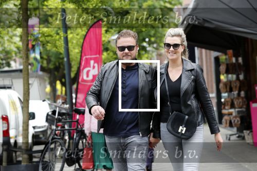 Amsterdam 27 mei 2019
Wesly Bronkhorst met zijn vriendin op de cornelis schuytstraat.