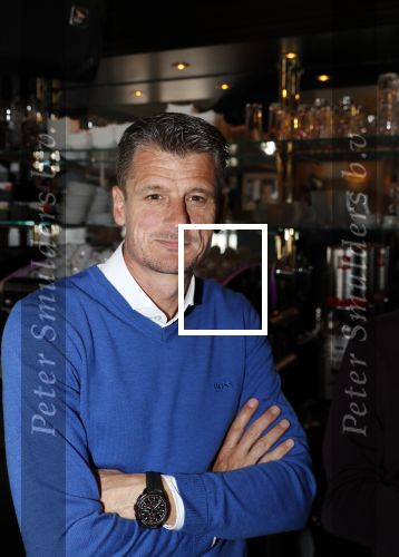 Volendam 22 mei 2019
Boekpresentatie Keje Molenaar bij dine en wine op de dijk in Volendam. Jan Smit presenteert het.
Matthijs de Ligt is er met zijn vriendin Annekee Molenaar. Wim Jonk