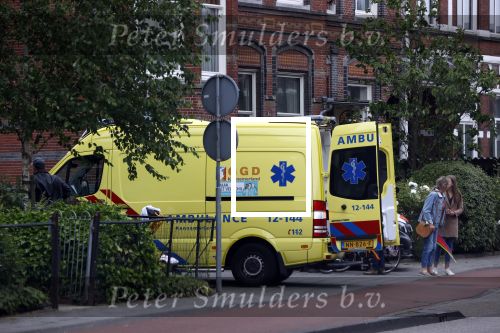 Haarlem 4 juni 2020
Een ambulance haalt een verwarde man op