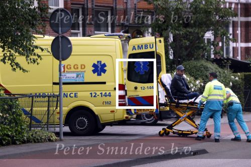 Haarlem 4 juni 2020
Een ambulance haalt een verwarde man op