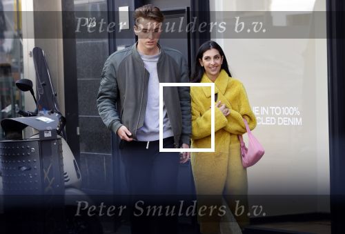 Amsterdam 4 mei 2020
Anna Nooshin en Robbert Rodenburg op de pc hoofstraat