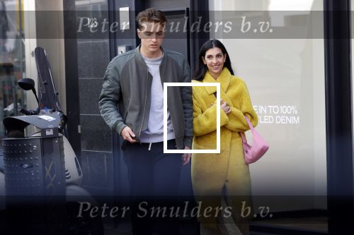 Amsterdam 4 mei 2020
Anna Nooshin en Robbert Rodenburg op de pc hoofstraat