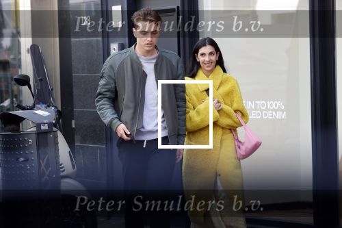 Amsterdam 4 mei 2020
Anna Nooshin en Robbert Rodenburg op de pc hoofstraat