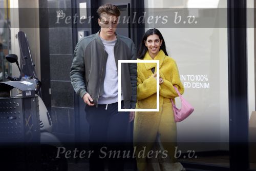 Amsterdam 4 mei 2020
Anna Nooshin en Robbert Rodenburg op de pc hoofstraat