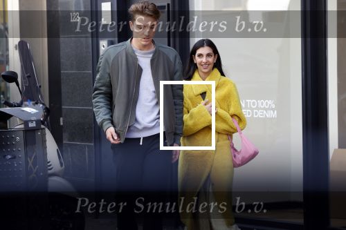 Amsterdam 4 mei 2020
Anna Nooshin en Robbert Rodenburg op de pc hoofstraat