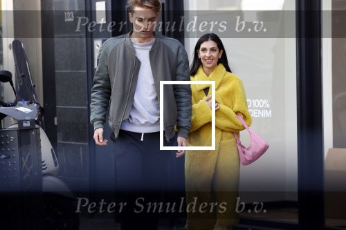 Amsterdam 4 mei 2020
Anna Nooshin en Robbert Rodenburg op de pc hoofstraat